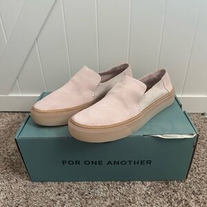 TOMS Sunset Slip On Shoes Blush Birch Suede Women’s Size 8 NWT
